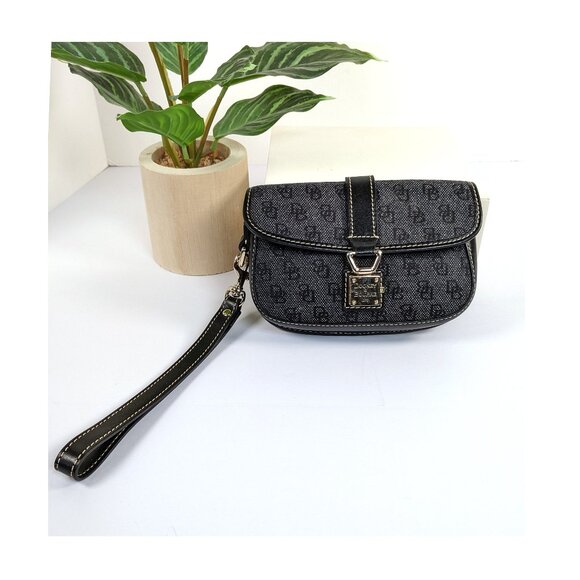 Dooney & Bourke Black Grey Signature Logo Small Clutch Wristlet Gold Hardware - Picture 1 of 6
